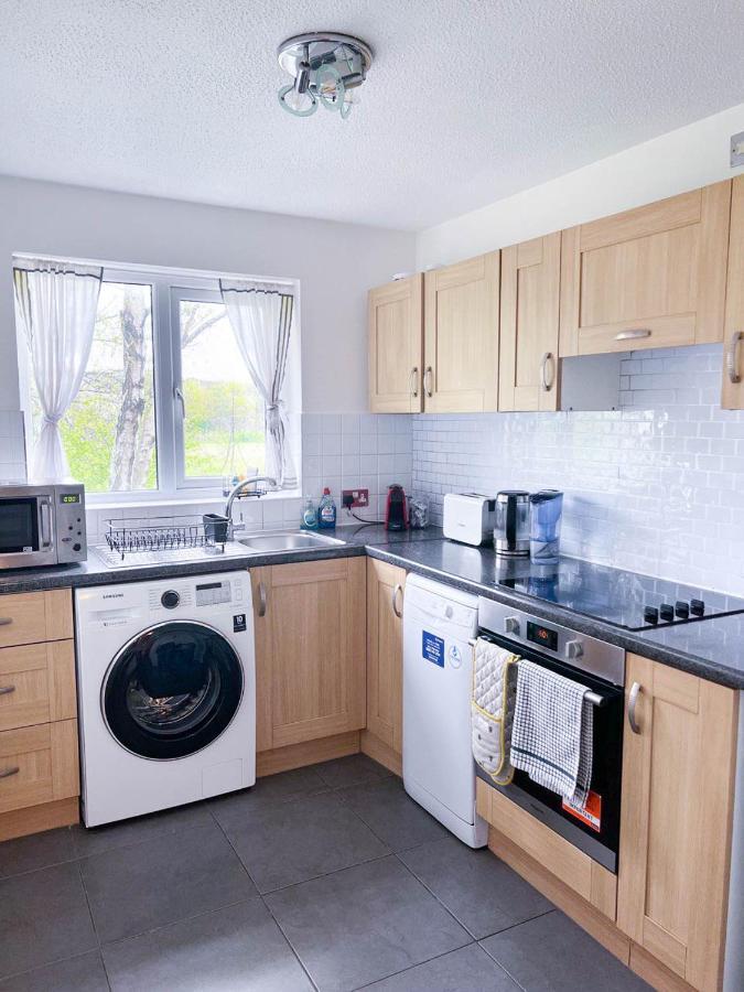 Lovely 2 Bedroom Flat With Free Parking, Great Transport Links To Central London, The Excel Centre, Canary Wharf And The O2! المظهر الخارجي الصورة