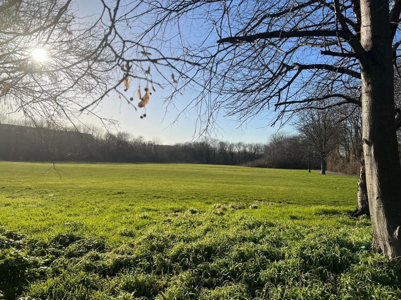 Lovely 2 Bedroom Flat With Free Parking, Great Transport Links To Central London, The Excel Centre, Canary Wharf And The O2! المظهر الخارجي الصورة